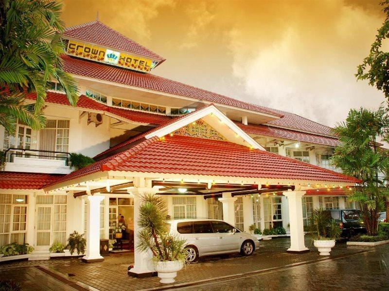 Urbanview Hotel Crown Tasikmalaya By Reddoorz Dış mekan fotoğraf