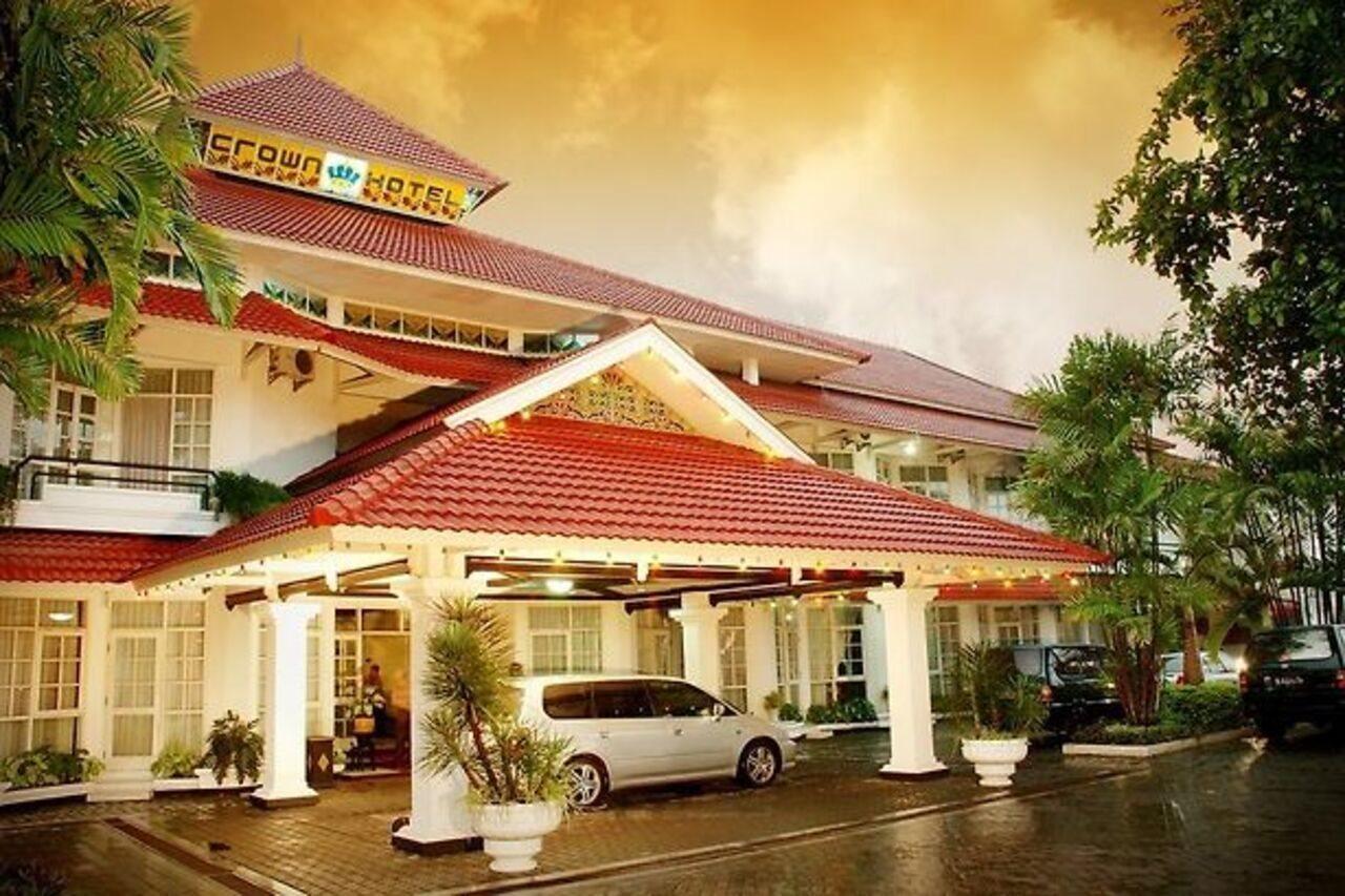 Urbanview Hotel Crown Tasikmalaya By Reddoorz Dış mekan fotoğraf